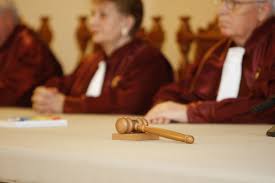 Noul judecător CCR care va ocupa funcţia rămasă vacanţă în urma demisiei lui Toni Greblă va fi decis, miercuri, de plenul Senatului