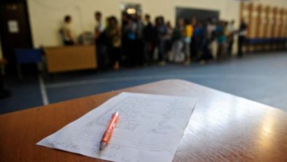 Simularea pentru evaluarea naţională începe mâine pentru elevii de clasa a VIII-a cu testarea la Limba şi literatura română