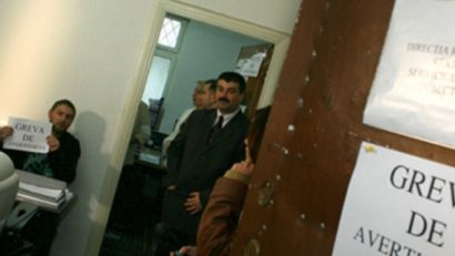 Greva de avertisment declanşată de sindicaliştii din administraţia publică locală s-a încheiat