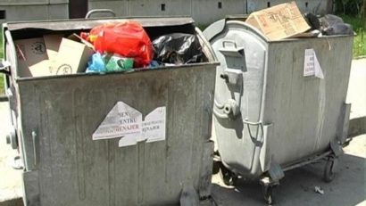 La Tîrgu-Mureș a început, azi, strângerea gunoiului menajer