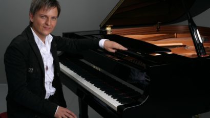 Cel mai rapid pianist din lume, Havasi Balázs, va concerta la Zilele Sfântu Gheorghe
