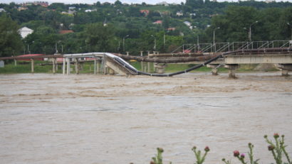 Cod Galben de inundaţii în 12 bazine hidrografice