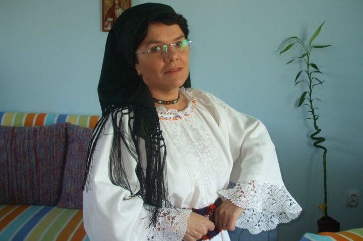 În această seară, prin cântec, facem punte între frumoasa Moldova şi mândrul Banat În această seară, prin cântec, facem punte între frumoasa Moldova şi mândrul Banat