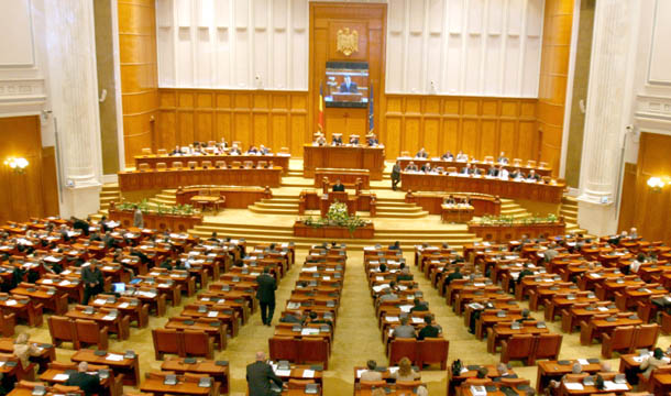Conducerea parlamentului ar putea lua în discuţie nominalizarea preşedintelui României pentru funcţia de director al SRI Conducerea parlamentului ar putea lua în discuţie nominalizarea preşedintelui României pentru funcţia de director al SRI