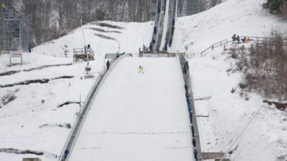 Etapa a doua a Cupei Mondiale de sărituri de la Râşnov, a fost perturbată de vânt