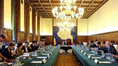 Concluziile şedinţei de guvern au fost prezentate de ministrul Darius Vâlcov
