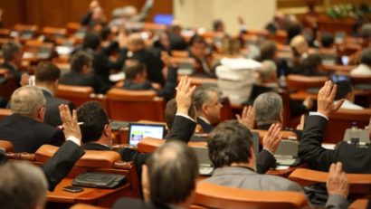 Senatorii au respins pentru a doua oară solicitarea de urmărire penală la adresa colegului lor Varujan Vosganian, în dosarul gazelor ieftine