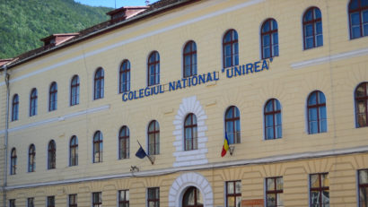 Elevii braşoveni se implică în integrarea colegilor cu dizabilităţi