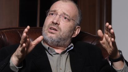 Preşedintele director general al TVR, Stelian Tănase le-a prezentat membrilor Comisiei de Cultură din Camera Deputaţilor scrisoarea trimisă ieri preşedintelui Klaus Iohanis