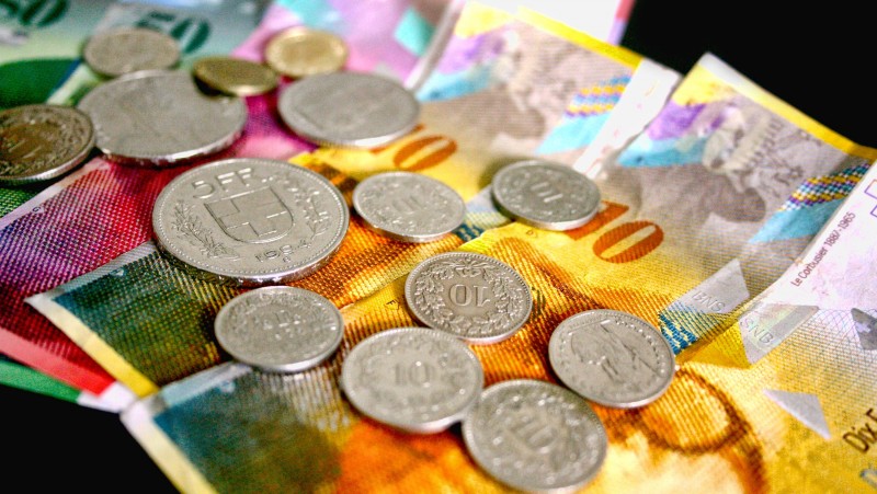 Se caută soluţii la problema creditelor în franci elveţieni Se caută soluţii la problema creditelor în franci elveţieni