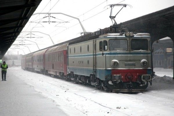 Aproape 20 de trenuri au fost anulate din cauza condiţiilor meteo nefavorabile, anunţă CFR Aproape 20 de trenuri au fost anulate din cauza condiţiilor meteo nefavorabile, anunţă CFR