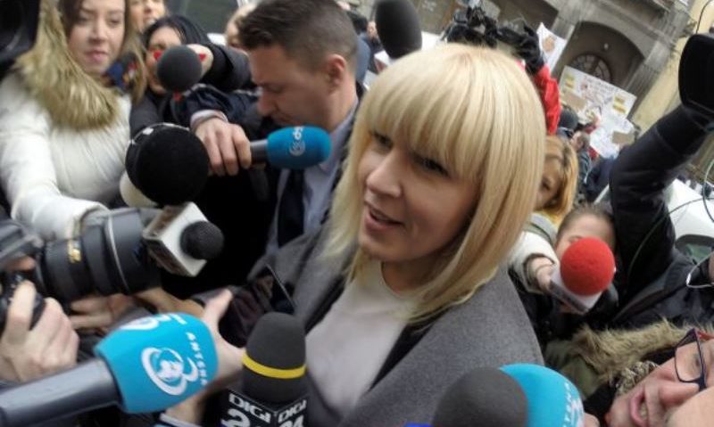 Elena Udrea a fost reţinută de DNA pentru 24 de ore Elena Udrea a fost reţinută de DNA pentru 24 de ore