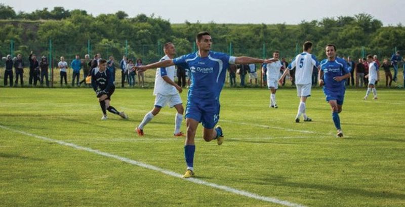 Unirea Tărlungeni doreşte să continue în liga secundă… Unirea Tărlungeni doreşte să continue în liga secundă…