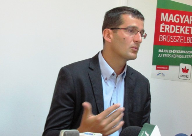 De la un an la altul, tot mai puţini tîrgumureşeni participă la manifestările din 15 martie De la un an la altul, tot mai puţini tîrgumureşeni participă la manifestările din 15 martie