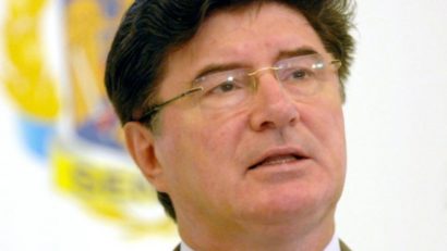 Comisia pentru Revizuirea Constituţiei încearcă să finalizeze raportul până în iunie