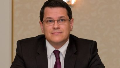 Plenul Parlamentului urmeaza să supună la vot, astăzi, numirea liberalului Eduard Hellvig la conducerea SRI