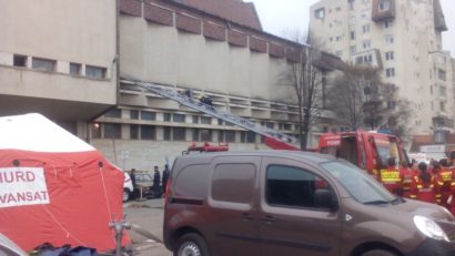 Simularea unui incendiu la Teatrul Naţional din Tîrgu-Mureş cu 25 de victime!