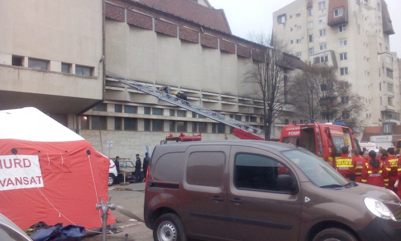 Simularea unui incendiu la Teatrul Naţional din Tîrgu-Mureş cu 25 de victime! Simularea unui incendiu la Teatrul Naţional din Tîrgu-Mureş cu 25 de victime!
