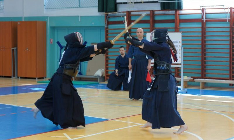 Peste o sută de participanţi la Cupa României la kendo de la Tg.Mureş Peste o sută de participanţi la Cupa României la kendo de la Tg.Mureş