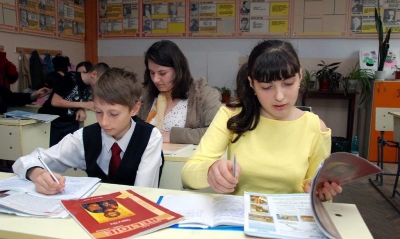 Sindicaliștii din învățământ cred că o alternativă bună pentru orele de religie sunt bisericile Sindicaliștii din învățământ cred că o alternativă bună pentru orele de religie sunt bisericile