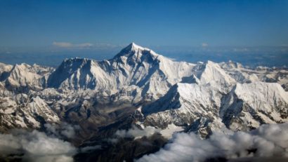 Primul alpinist român care a urcat pe Everest, invitat la Radio Tîrgu-Mureş