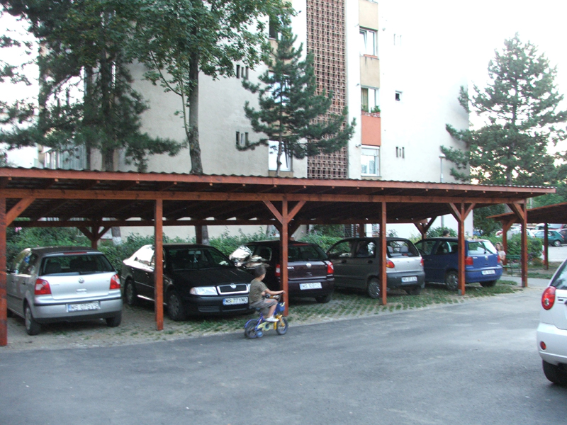 Târgumureșean, reținut pentru că ar fi înțepat anvelopele mai multor mașini