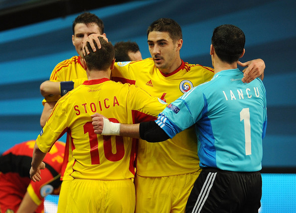 România învinge Georgia cu 4-1 şi face un nou pas important spre Futsal Euro 2016 România învinge Georgia cu 4-1 şi face un nou pas important spre Futsal Euro 2016