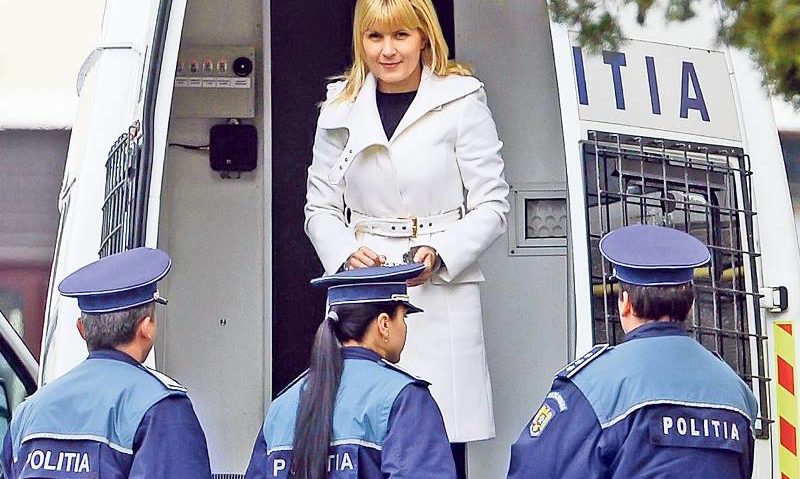 Elena Udrea, încă 30 de zile în arest Elena Udrea, încă 30 de zile în arest