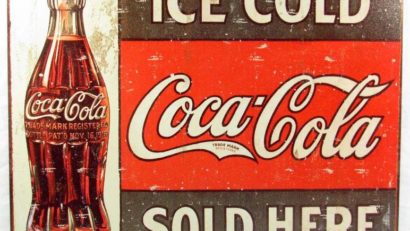 Sticla de Coca-Cola a împlinit 100 de ani