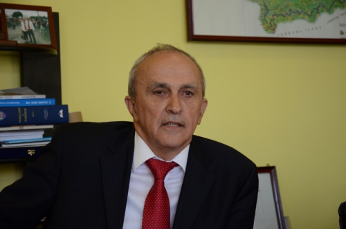 Preşedintele suspendat al Consiliului Judeţean Prahova, Mircea Cosma, audiat la DNA Ploieşti