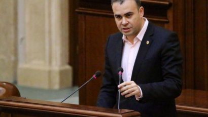 Ministrul Finanţelor Publice, Darius Vâlcov, a demisionat