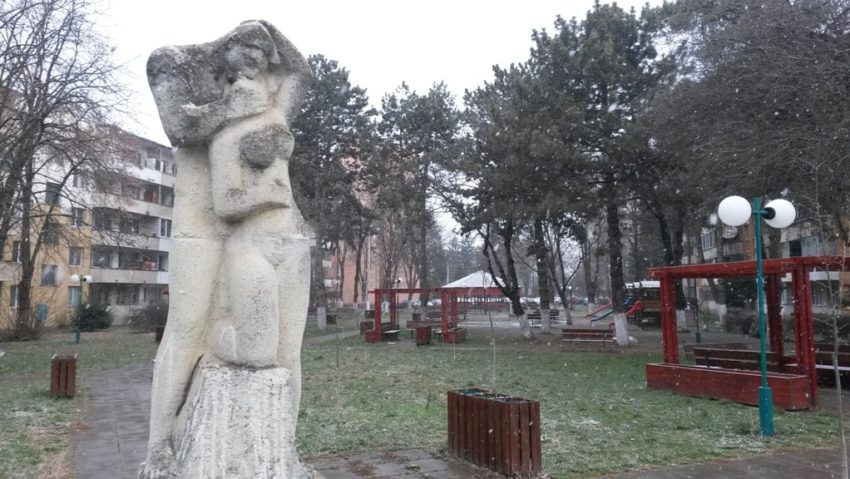 Blog/Nemulțumirile lu’ mama lu’ Bubtzi: Ansamblul arhitectural Aleea Carpați sau Agripino, nu fi pudică! Blog/Nemulțumirile lu’ mama lu’ Bubtzi: Ansamblul arhitectural Aleea Carpați sau Agripino, nu fi pudică!