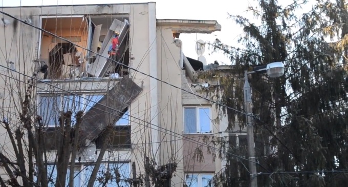 Explozie la un apartament din Odorheiu Secuiesc; proprietarul s-a aruncat de pe bloc şi a murit Explozie la un apartament din Odorheiu Secuiesc; proprietarul s-a aruncat de pe bloc şi a murit