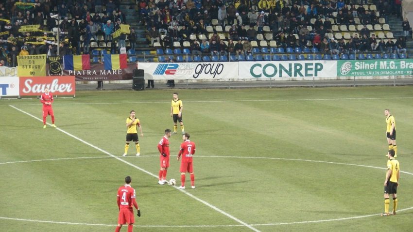Victorie în inferioritate numerică : FC Braşov – Dinamo 1-0 Victorie în inferioritate numerică : FC Braşov – Dinamo 1-0