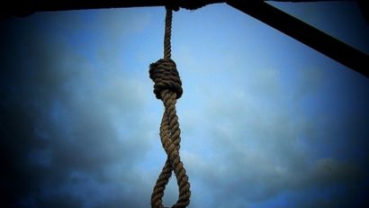 Adolescentă găsită spânzurată în podul casei