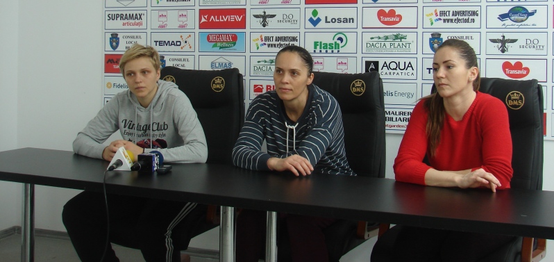 Handbal: Jucătoarele Coronei prefaţează meciul de la Brăila