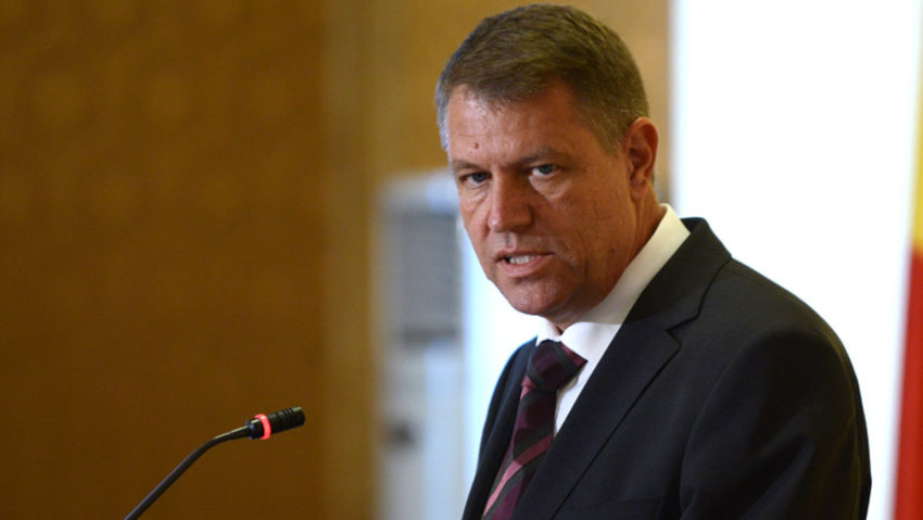 Klaus Iohannis îi cere premierului Victor Ponta revocarea ministrului finanţelor Darius Vâlcov Klaus Iohannis îi cere premierului Victor Ponta revocarea ministrului finanţelor Darius Vâlcov