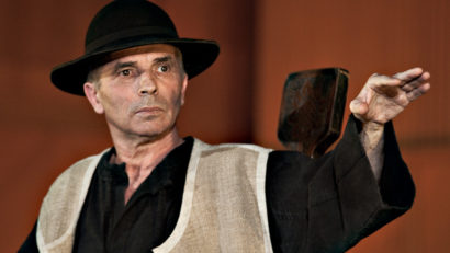 Grigore Leșe pe scena Teatrului „Sică Alexandrescu” din Brașov