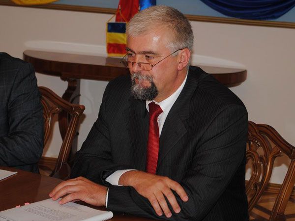 Senatorul PNL Marius Obreja a fost ales preşedinte al Comisiei de Apărare Senatorul PNL Marius Obreja a fost ales preşedinte al Comisiei de Apărare