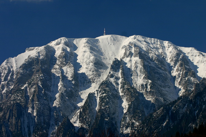 Turişti salvaţi de salvamontişti în masivul Bucegi Turişti salvaţi de salvamontişti în masivul Bucegi