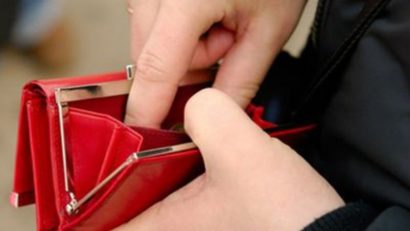 Pensionarii şi salariaţii bugetari îşi vor primi drepturile băneşti mai devreme