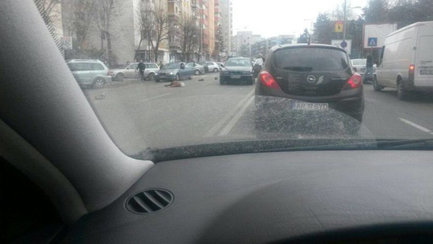 Femeie lovită pe trecerea de pietoni în Tîrgu-Mureş Femeie lovită pe trecerea de pietoni în Tîrgu-Mureş