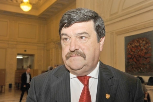 Fostul judecător CCR Toni Greblă, reținut de DNA Fostul judecător CCR Toni Greblă, reținut de DNA