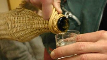 Băuturile vândute pe marginea drumului sunt periculoase