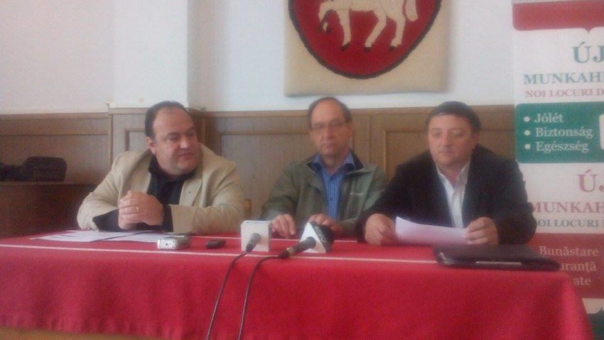 Partidul Civic Maghiar cere demisia şefului Poliţiei Locale Tîrgu-Mureş Partidul Civic Maghiar cere demisia şefului Poliţiei Locale Tîrgu-Mureş