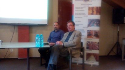 Peste 180 de tineri din judeţul Mureş vor învăţa cum să aibă succes şi să fie independenţi