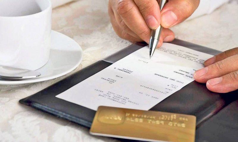 După data de 9 mai bacşişul va fi trecut pe un bon fiscal După data de 9 mai bacşişul va fi trecut pe un bon fiscal