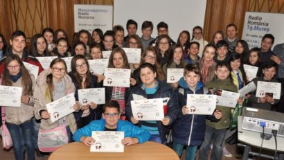 Aproape 100 de elevi au trecut şi astăzi pragul Studioului Regional de Radio Tg.Mureş