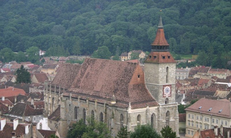 Elevii brașoveni sunt invitați la „Ora de Biserica Neagră” Elevii brașoveni sunt invitați la „Ora de Biserica Neagră”