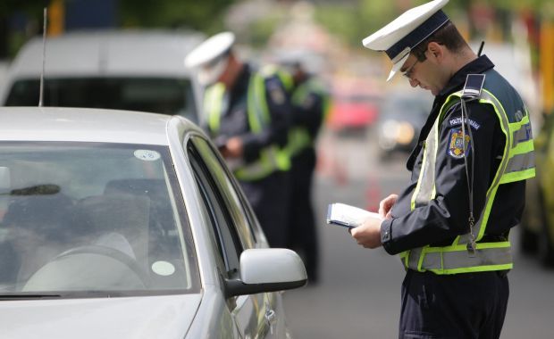 Amenzi de peste 200.000 de lei date de poliţiştii mureşeni în ultimele 3 zile Amenzi de peste 200.000 de lei date de poliţiştii mureşeni în ultimele 3 zile